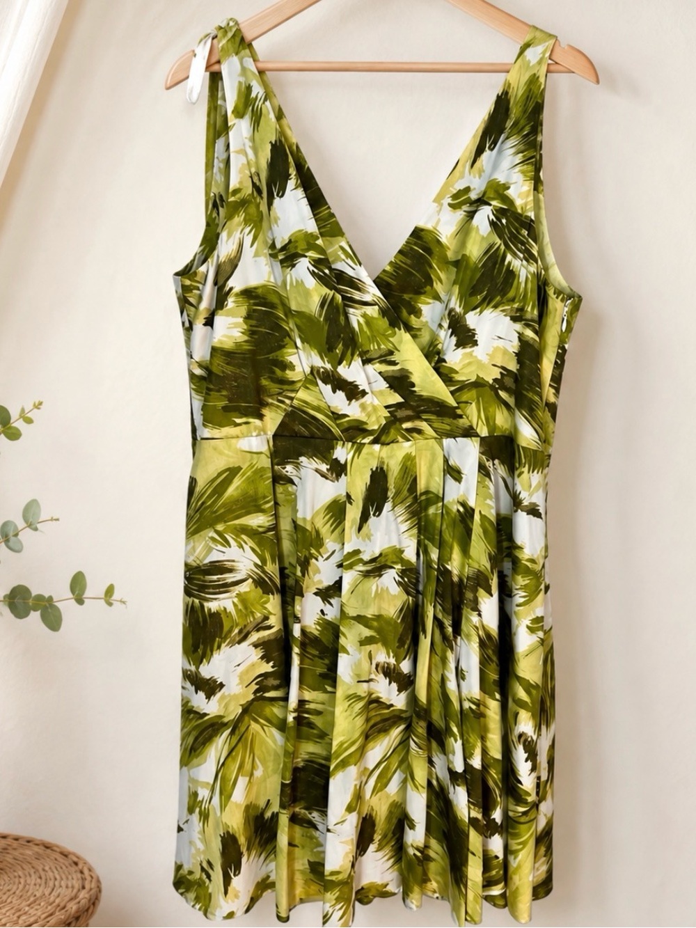 Ann Taylor Floral Green Fit Flare 100% Cotton Spring Wedding Guest Dress 8